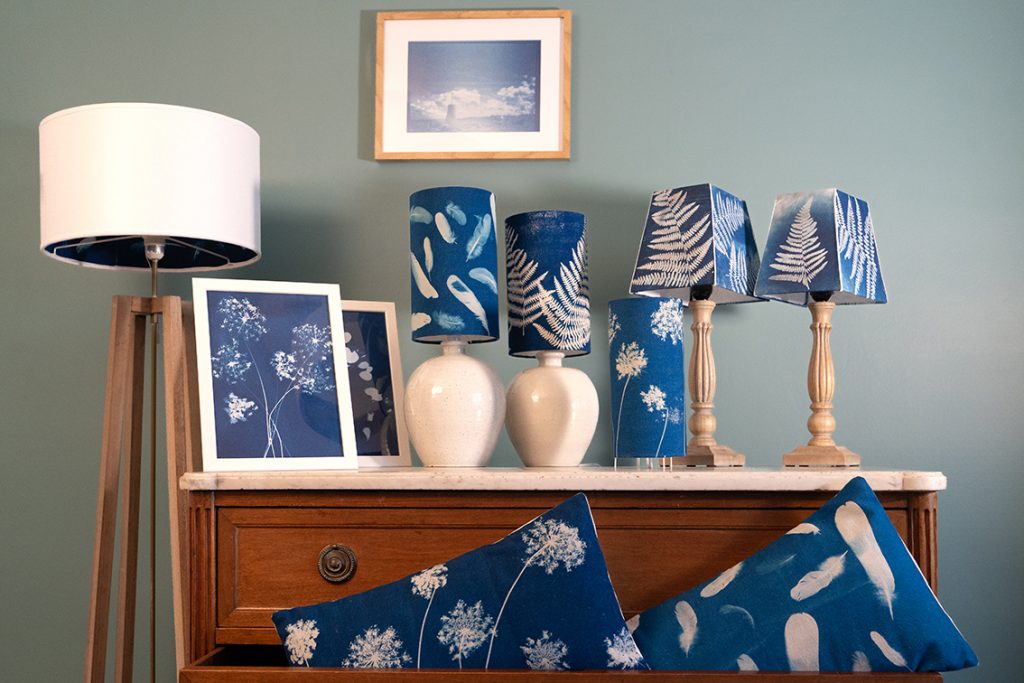 Mes créations 6 Lumières du Cotentin : Décoration en cyanotype, abat-jour artisanale, coussin, composition, photographie